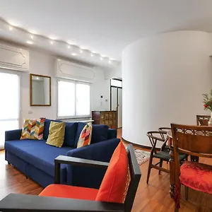 Appartamento Primopiano - Alzaia, Milano