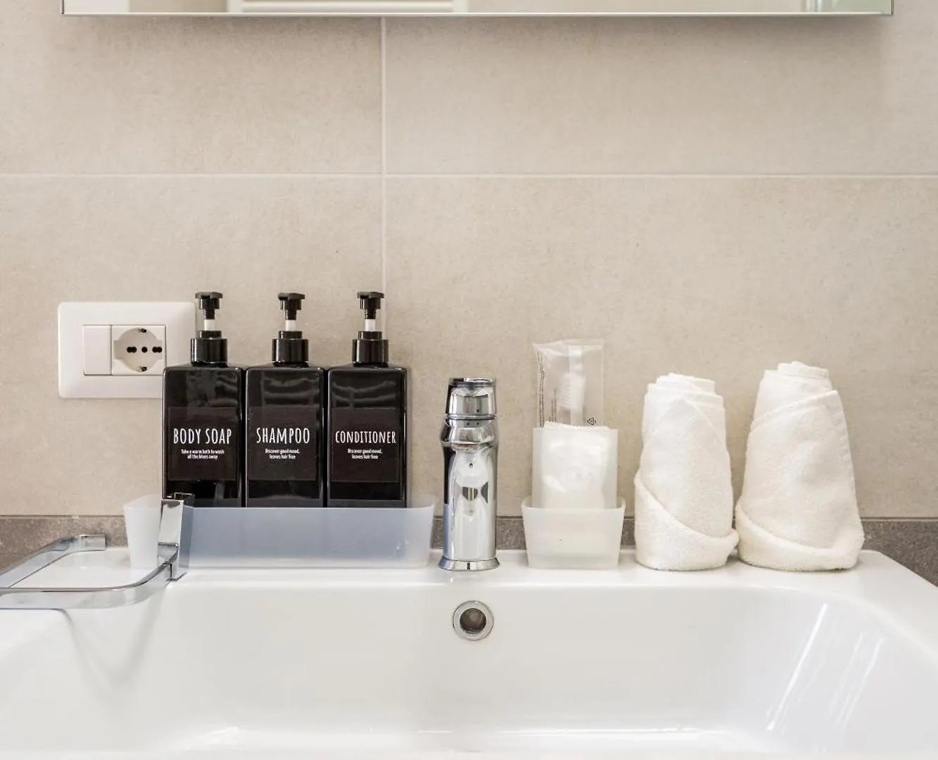 new studio apartment sauro orange Milano
