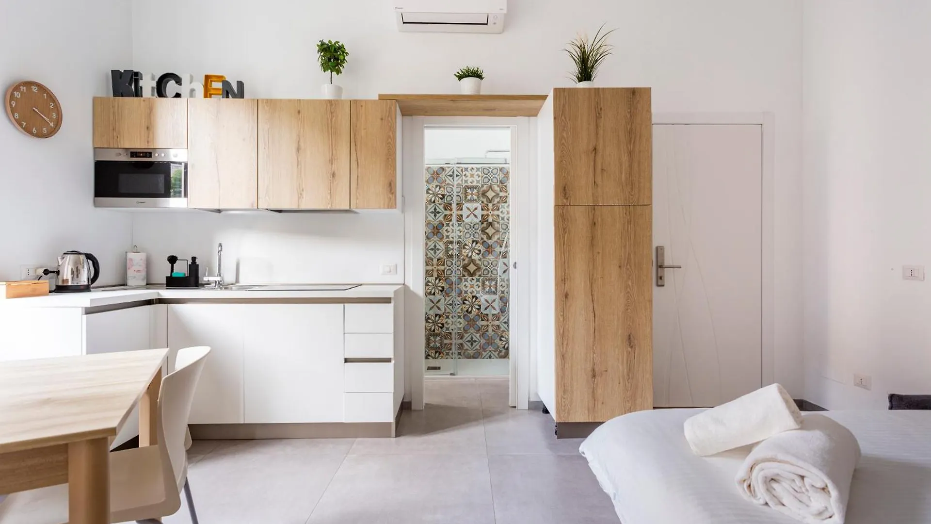 new studio apartment sauro orange Milano